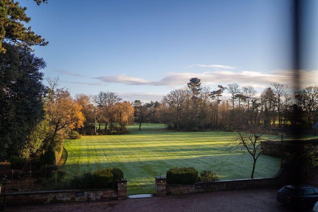 Inglewood Manor Hotel Ledsham  Екстериор снимка