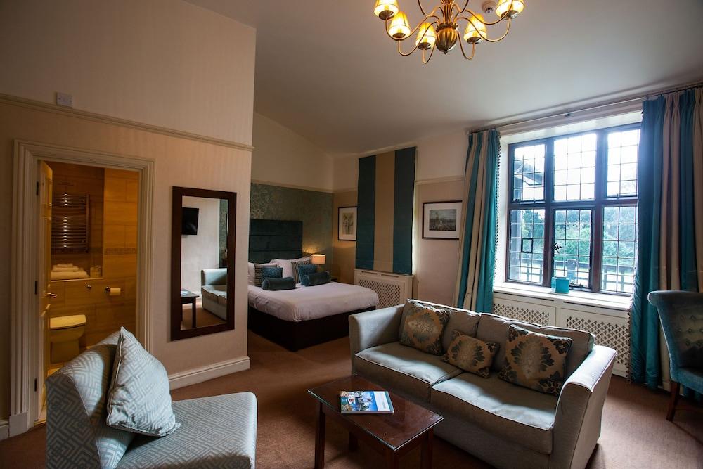 Inglewood Manor Hotel Ledsham  Екстериор снимка