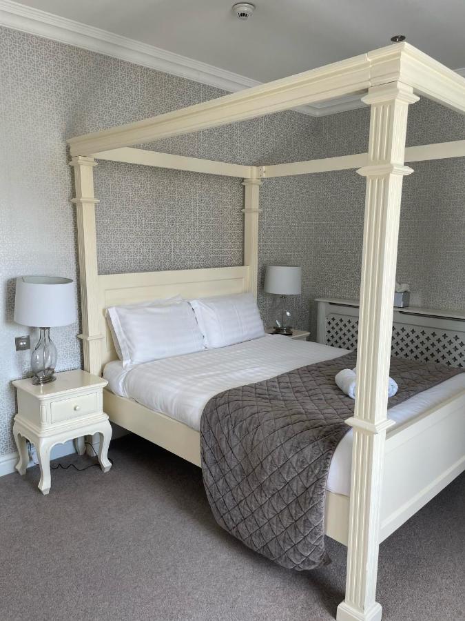 Inglewood Manor Hotel Ledsham  Екстериор снимка