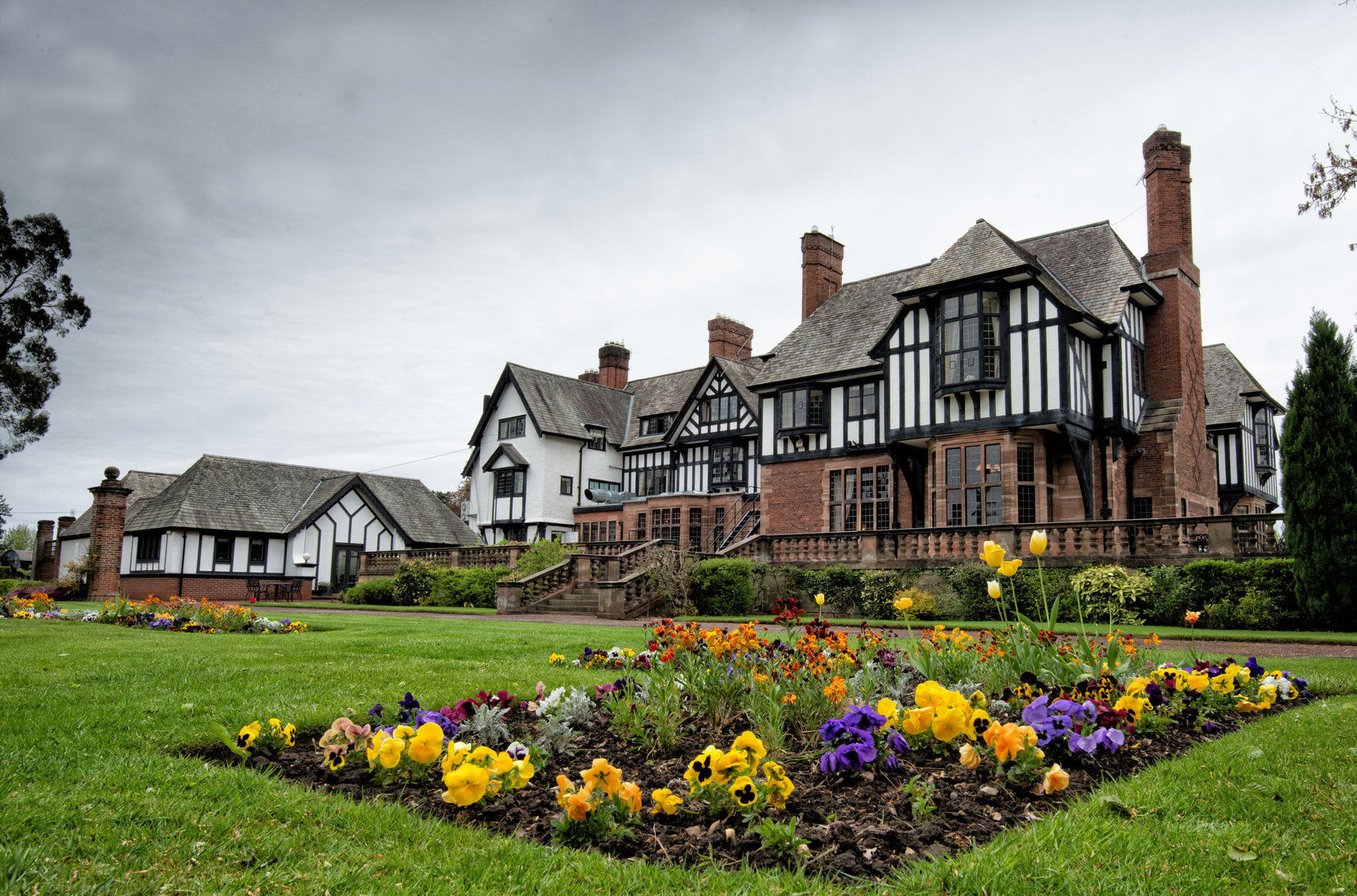 Inglewood Manor Hotel Ledsham  Екстериор снимка