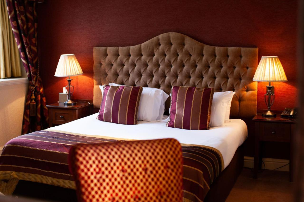 Inglewood Manor Hotel Ledsham  Екстериор снимка